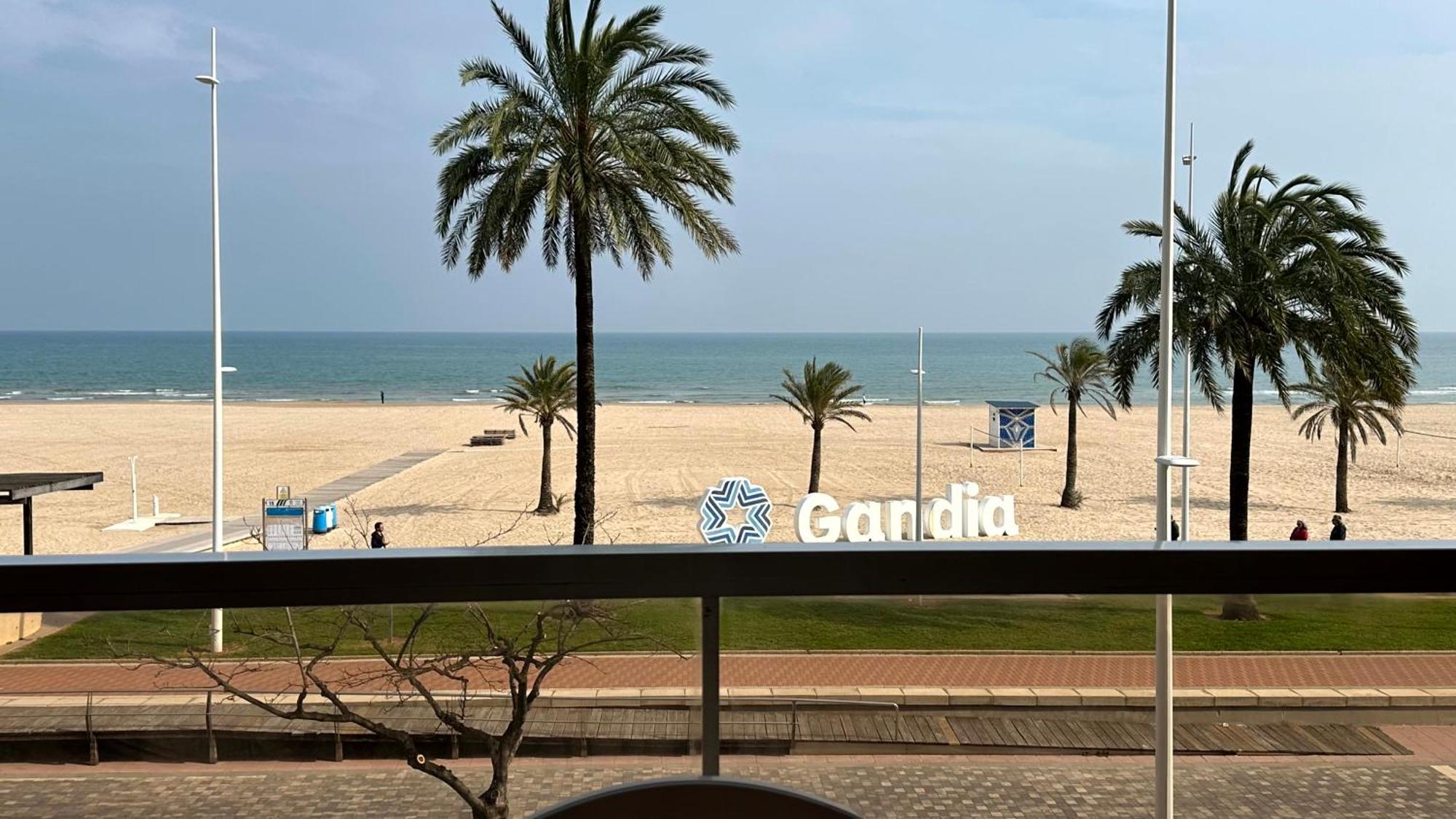 Capri Gandia Primera Linea - Alquiler Solo Familias Playa de Gandia Eksteriør billede